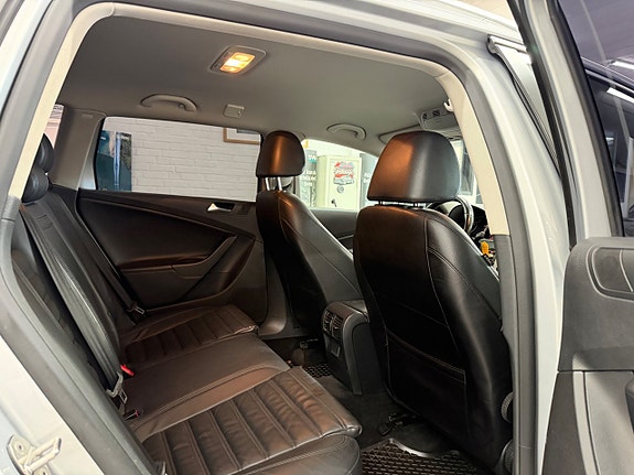 Volkswagen Passat 13 of 25