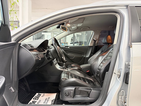 Volkswagen Passat 20 of 25