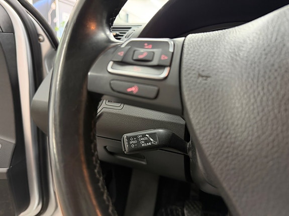 Volkswagen Passat 24 of 25