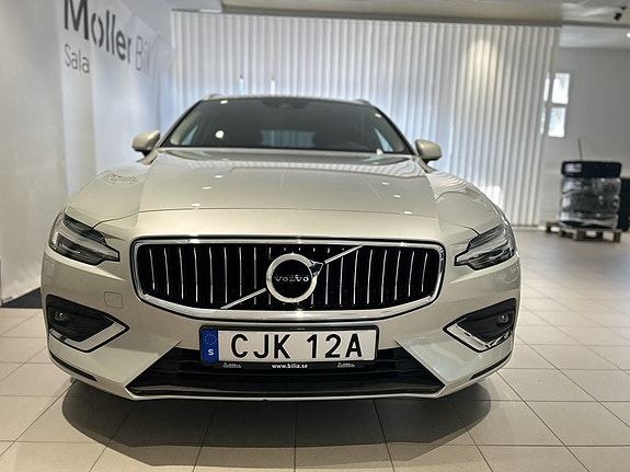 Volvo V60 2 of 5