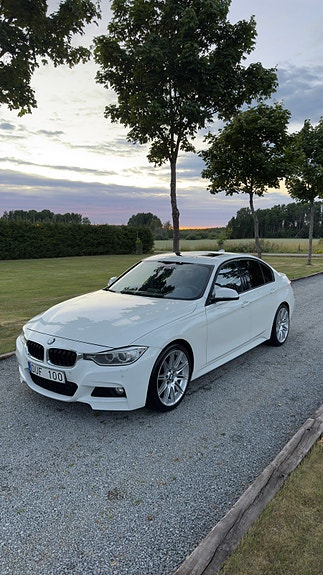BMW 320d 2 of 5
