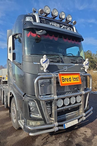Volvo FH16 750 8x4 Dragbil med släp 5 of 5