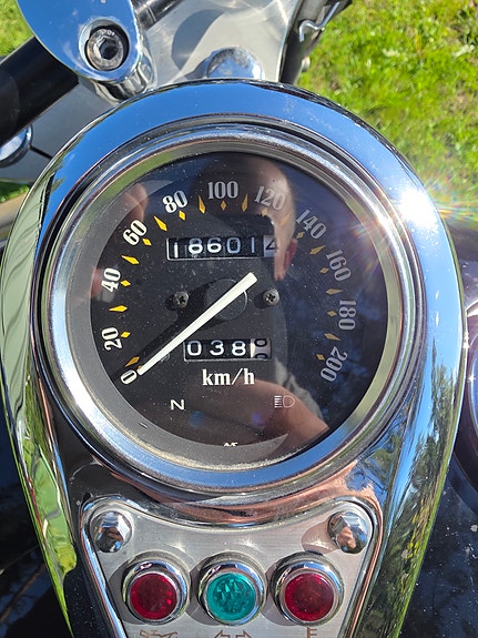 Kawasaki VN 800 Vulcan 9 of 10