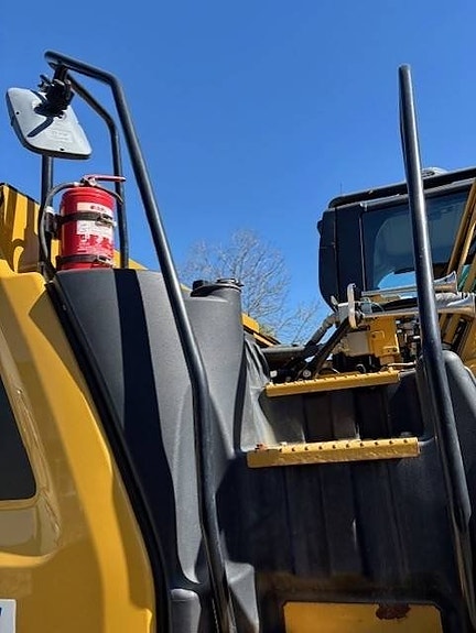 CAT 320 5 of 10
