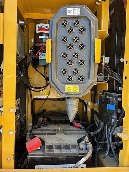 CAT 320 9 of 10