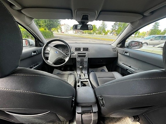 Volvo V50 8 of 10