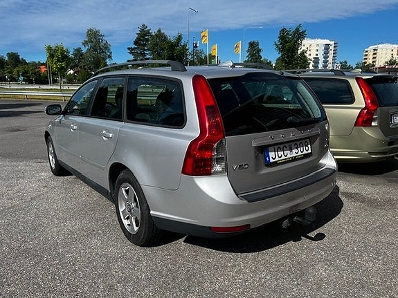 Volvo V50 2 of 5
