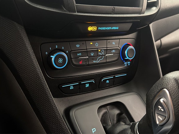 Ford Transit Connect 23 of 30