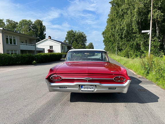 Oldsmobile Dynamic 88 3 of 8