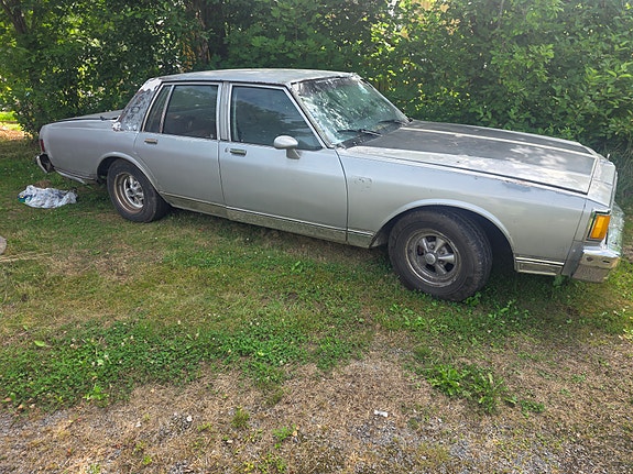 Chevrolet Caprice 3 of 4