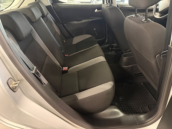 Peugeot 207 6 of 12