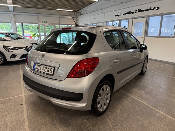 Peugeot 207 3 of 5