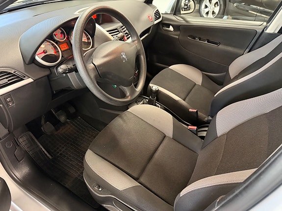 Peugeot 207 9 of 12
