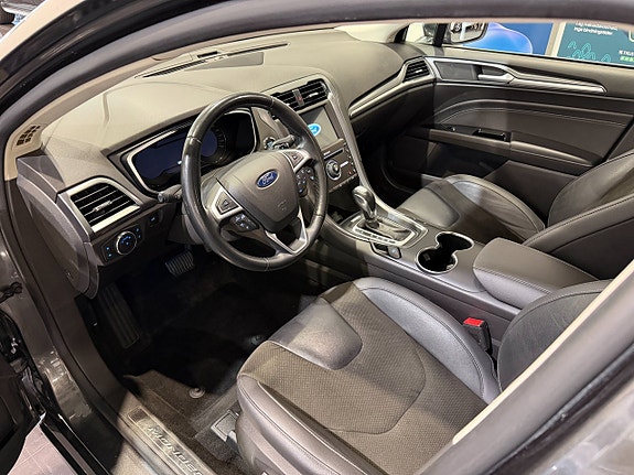 Ford Mondeo 16 of 26
