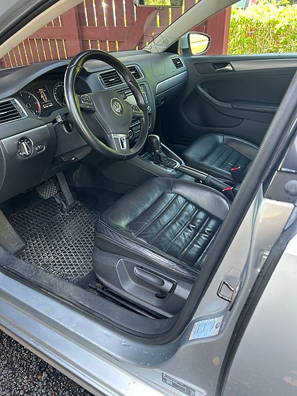 Volkswagen Jetta 5 of 5