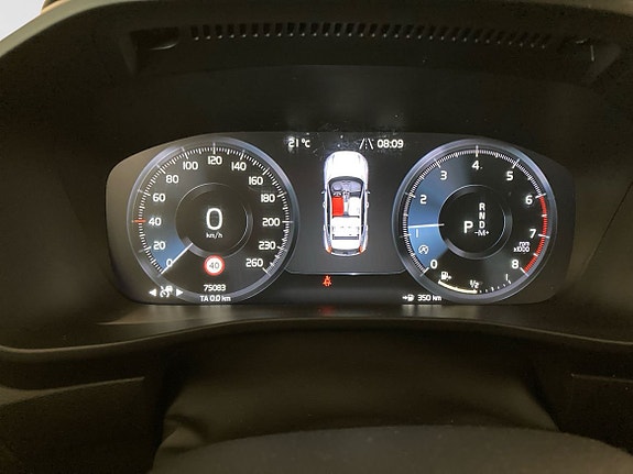 Volvo XC40 11 of 14