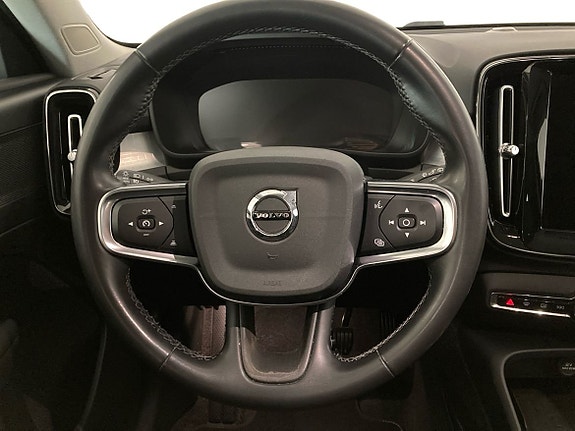 Volvo XC40 10 of 14
