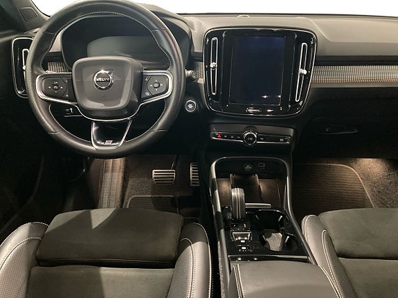 Volvo XC40 5 of 5