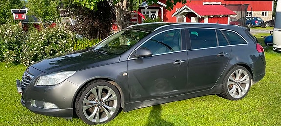 Opel Insignia 2 of 5