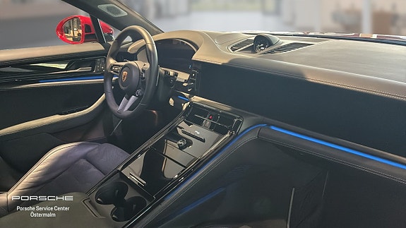 Porsche Panamera GTS 4 of 15