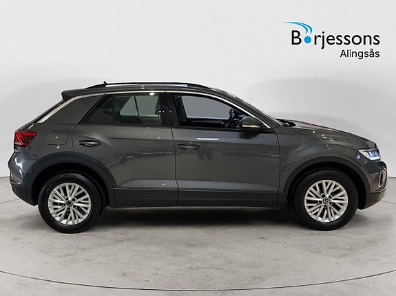 Volkswagen T-Roc 2 of 5