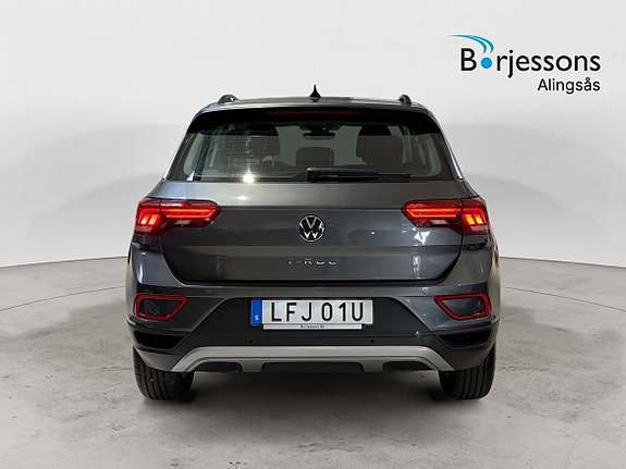Volkswagen T-Roc 4 of 5