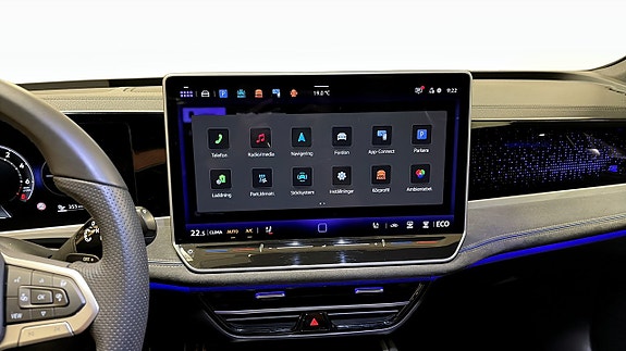 Volkswagen Passat 10 of 15