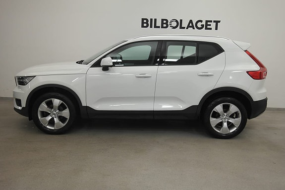 Volvo XC40 3 of 5