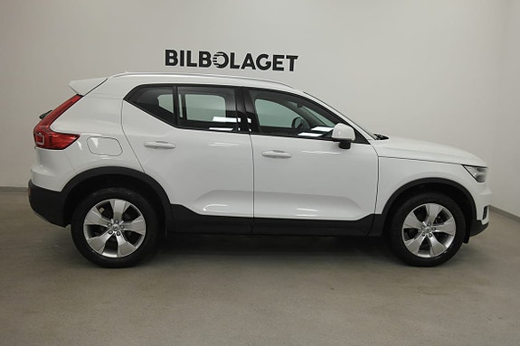 Volvo XC40 4 of 5