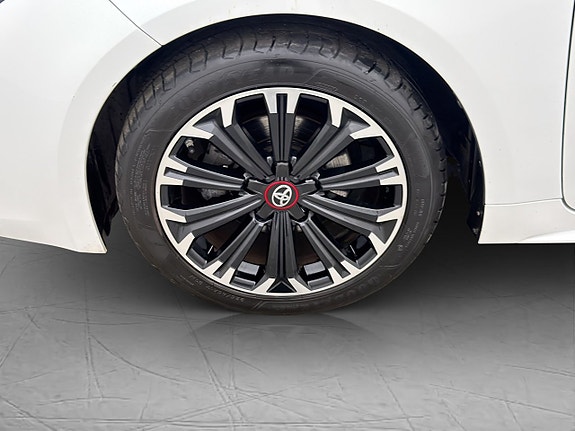 Toyota Corolla 24 of 27