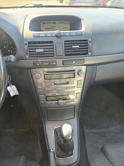 Toyota Avensis 16 of 18