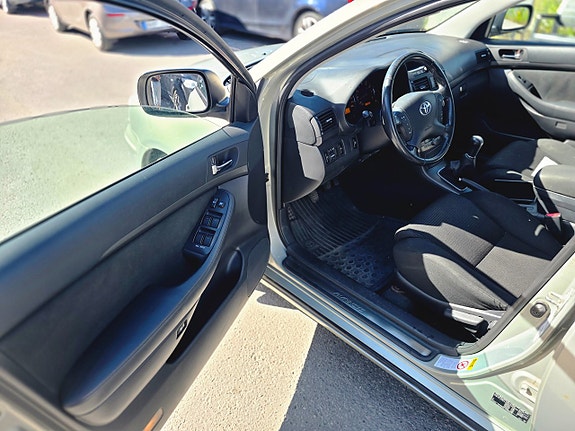 Toyota Avensis 10 of 18