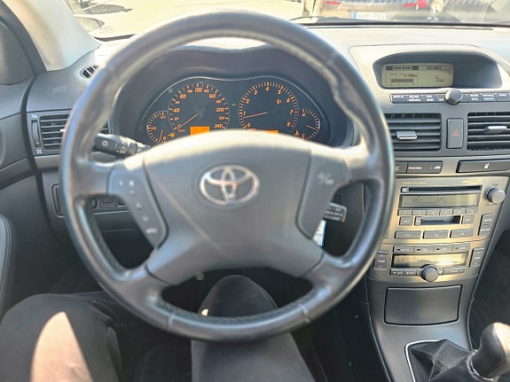 Toyota Avensis 18 of 18