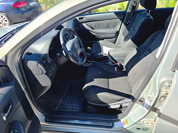 Toyota Avensis 14 of 18