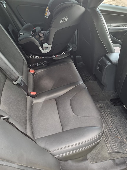 Volvo V60 Cross Country 4 of 5