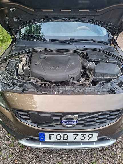 Volvo V60 Cross Country 3 of 5