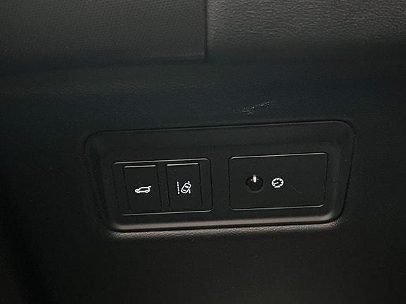 Land Rover Range Rover Sport 19 of 30