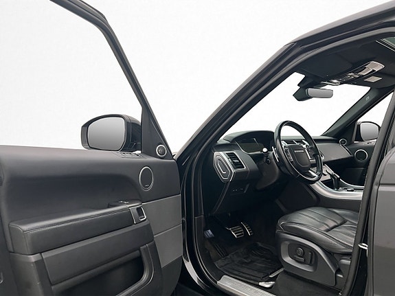 Land Rover Range Rover Sport 12 of 30