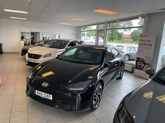 Hyundai Ioniq 6 2 of 7