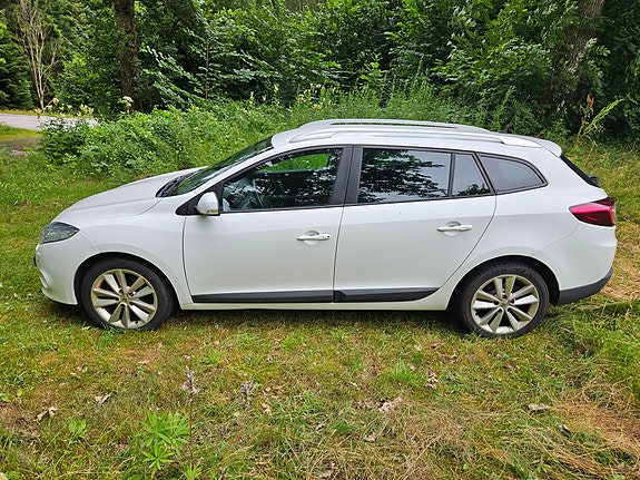 Renault Megane III 2 of 5