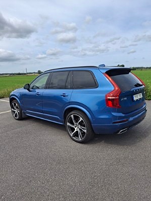 Volvo XC90 2 of 5