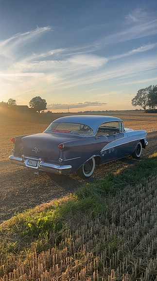 Oldsmobile 88 3 of 5