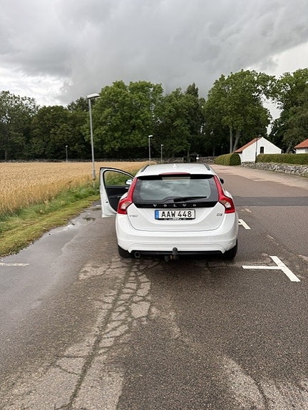 Volvo V60 3 of 5