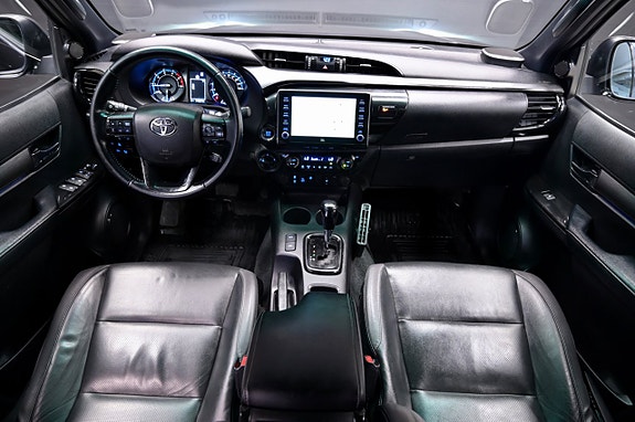 Toyota HiLux 12 of 21