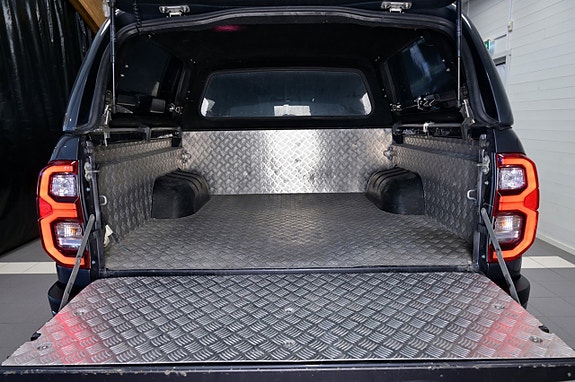Toyota HiLux 7 of 21