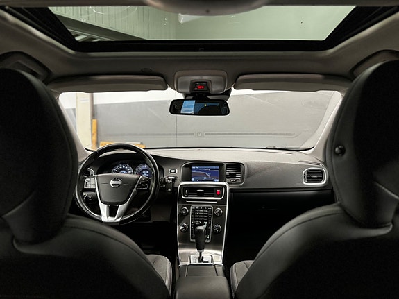 Volvo V60 14 of 23