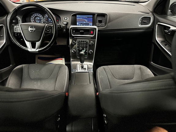 Volvo V60 15 of 23