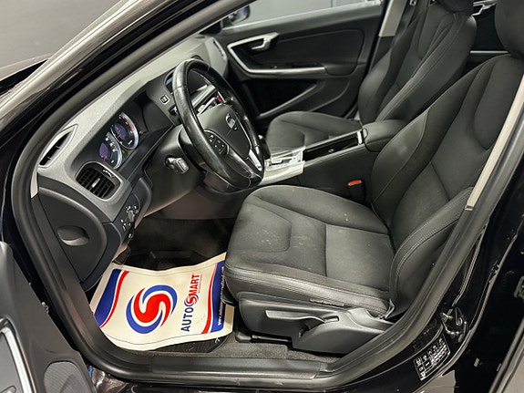 Volvo V60 11 of 23