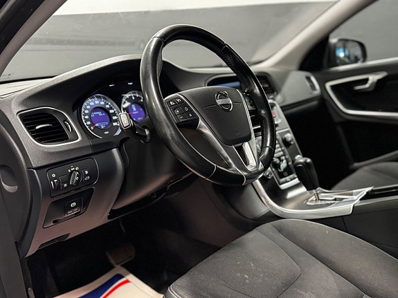 Volvo V60 10 of 23