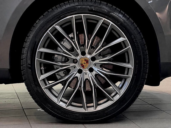 Porsche Macan 9 of 19